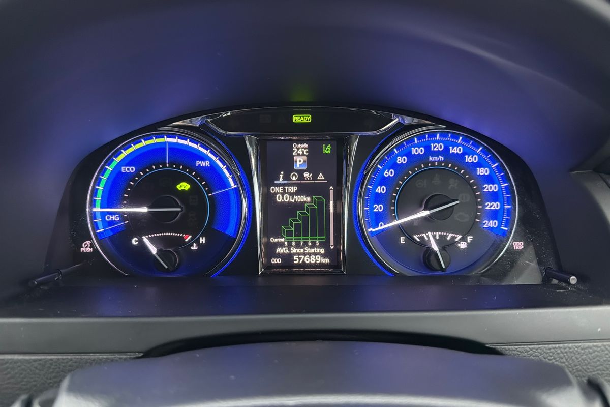 2016 Toyota Camry Atara SL AVV50R