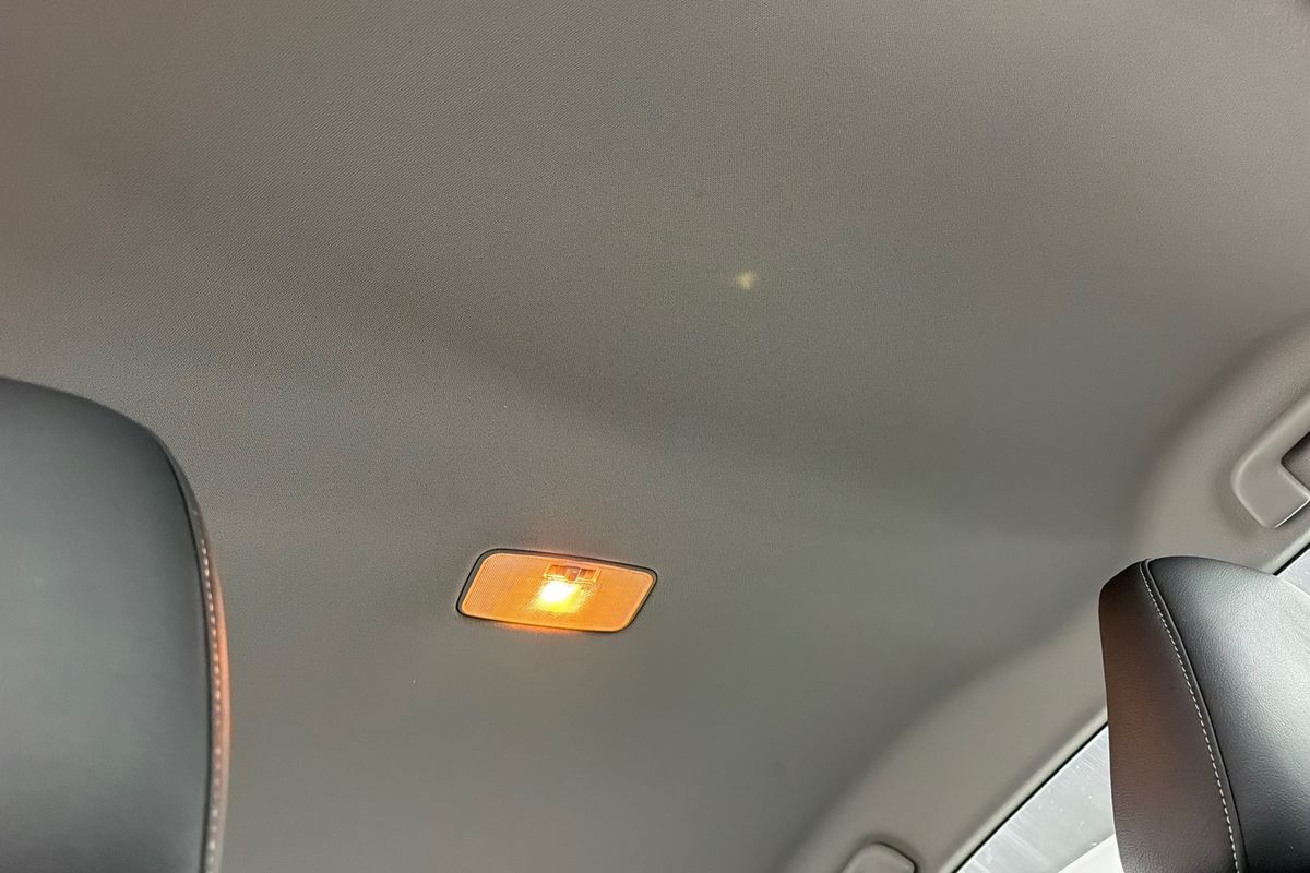 2016 Toyota Camry Atara SL AVV50R