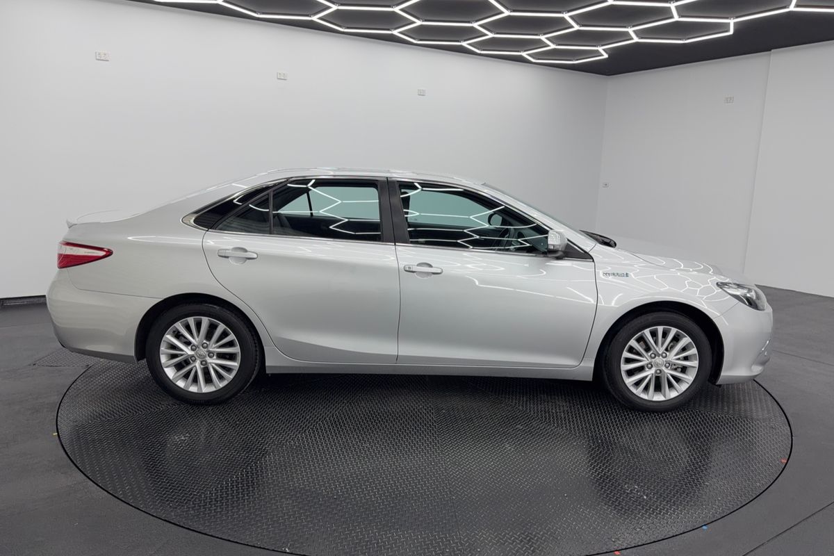 2016 Toyota Camry Atara SL AVV50R