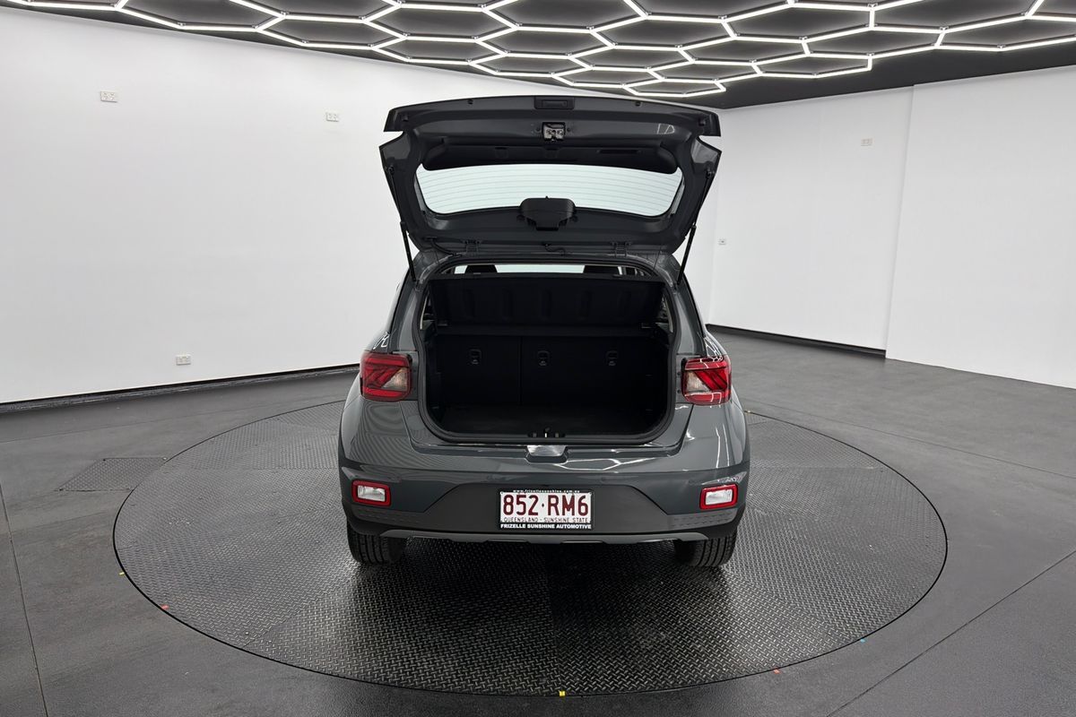 2025 Hyundai Venue Active QX.V5