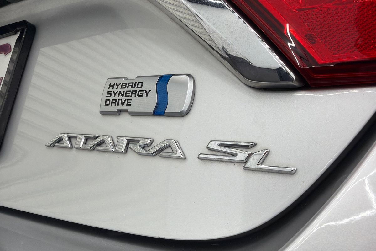 2016 Toyota Camry Atara SL AVV50R