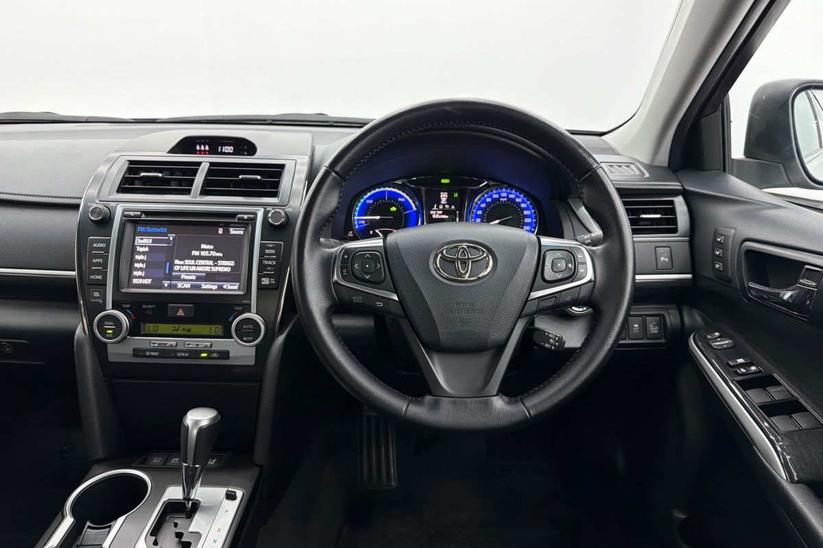 2016 Toyota Camry Atara SL AVV50R