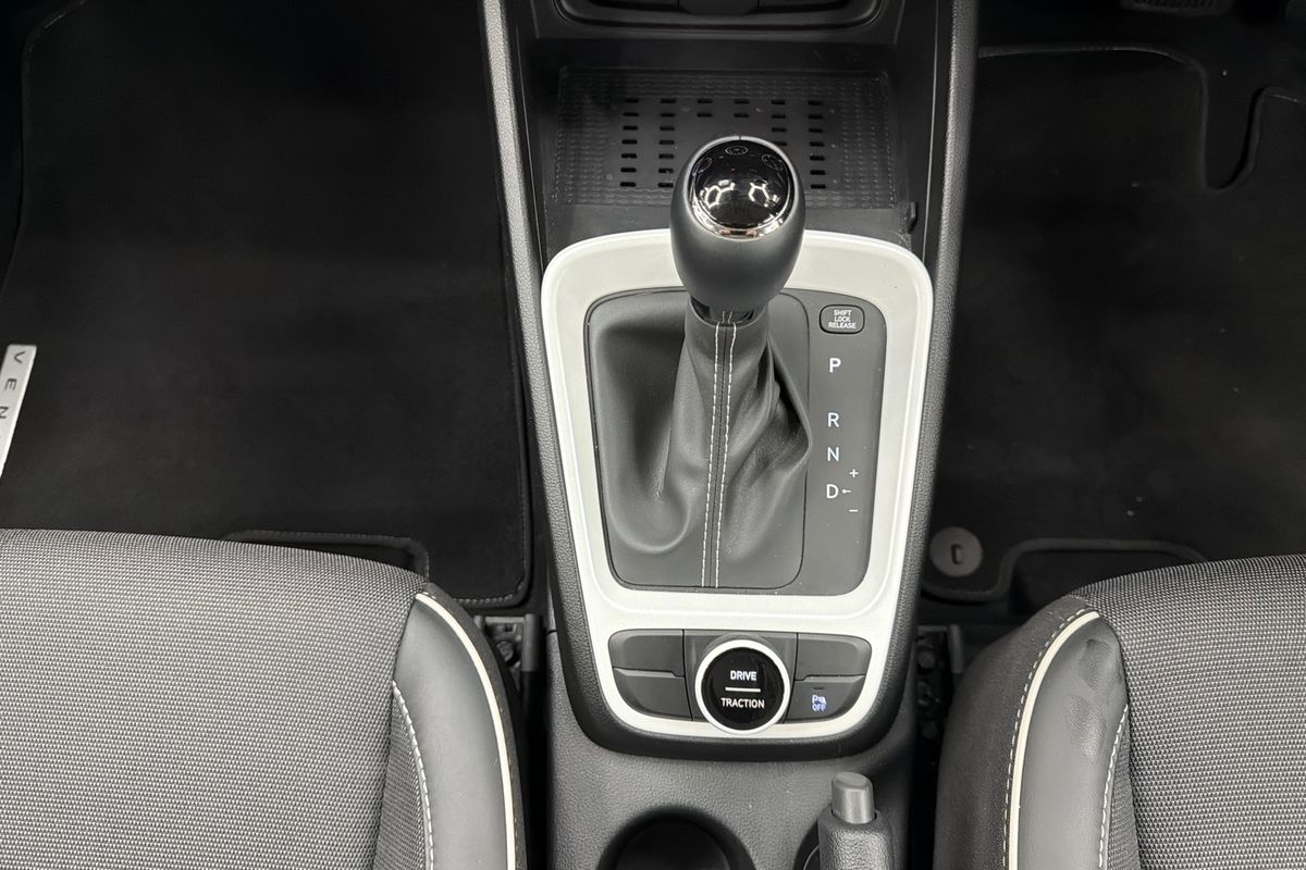 2025 Hyundai Venue Active QX.V5