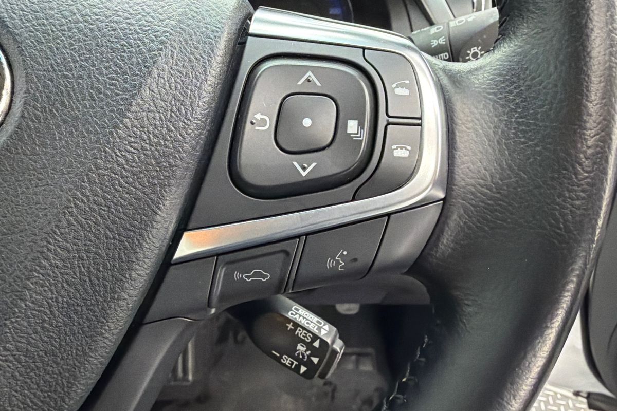 2016 Toyota Camry Atara SL AVV50R