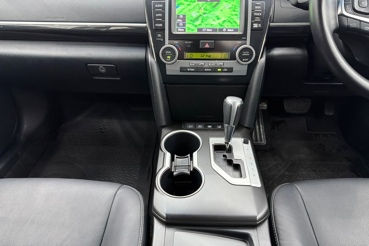 2016 Toyota Camry Atara SL AVV50R