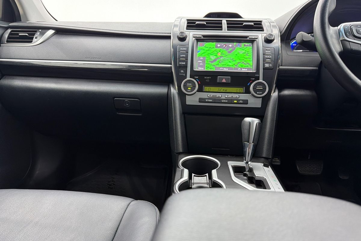 2016 Toyota Camry Atara SL AVV50R