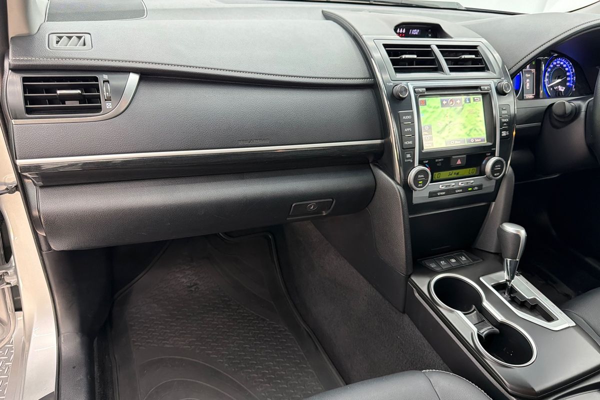 2016 Toyota Camry Atara SL AVV50R