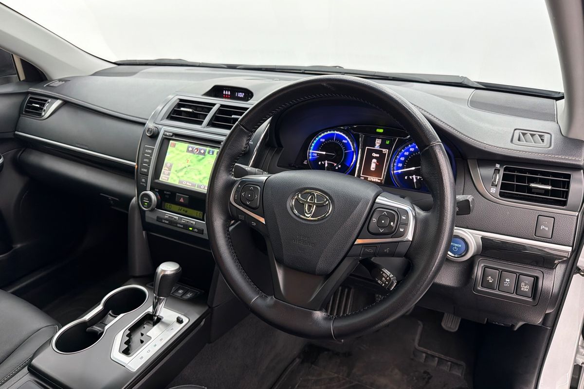 2016 Toyota Camry Atara SL AVV50R