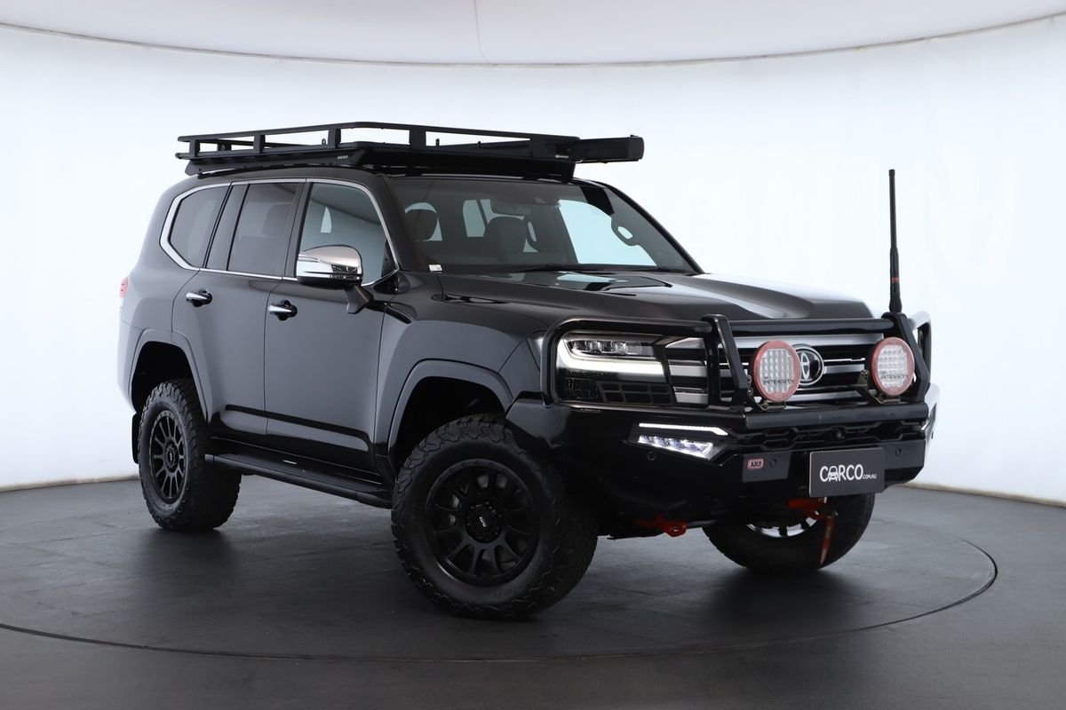 2022 Toyota Landcruiser Sahara FJA300R