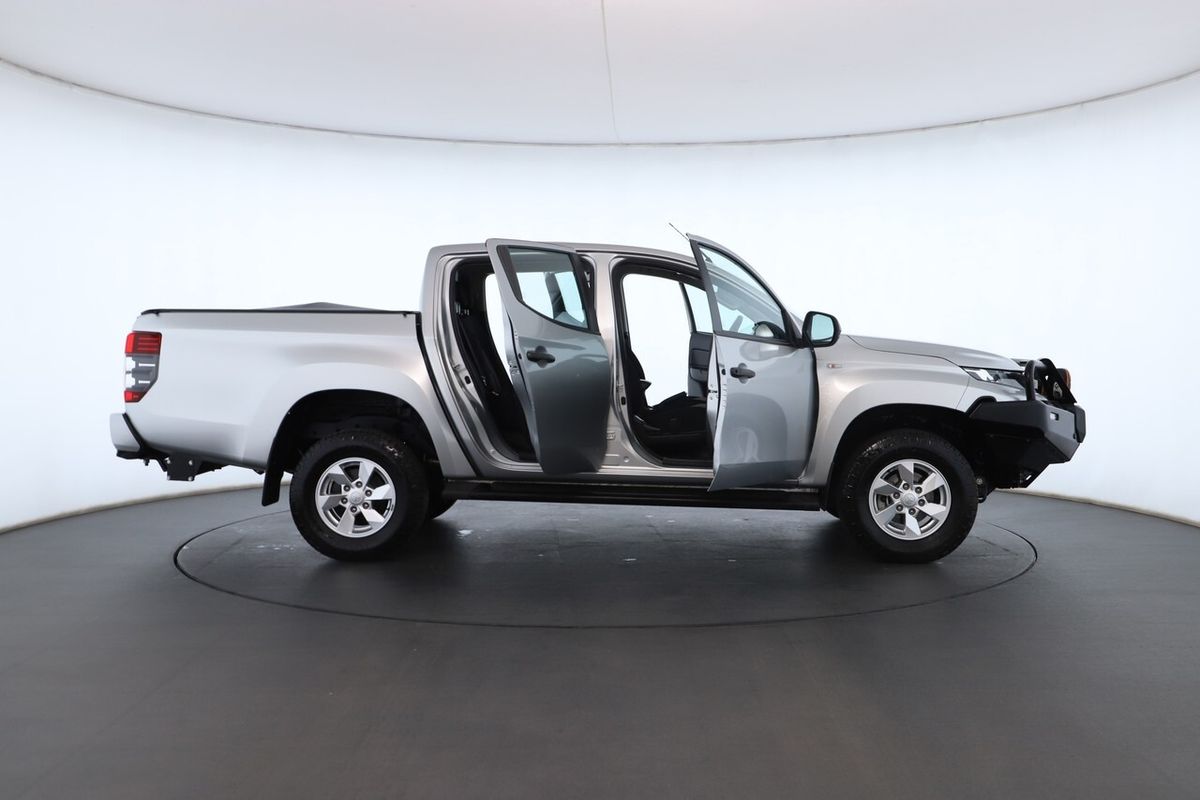 2023 Mitsubishi Triton GLX+ MR 4X4