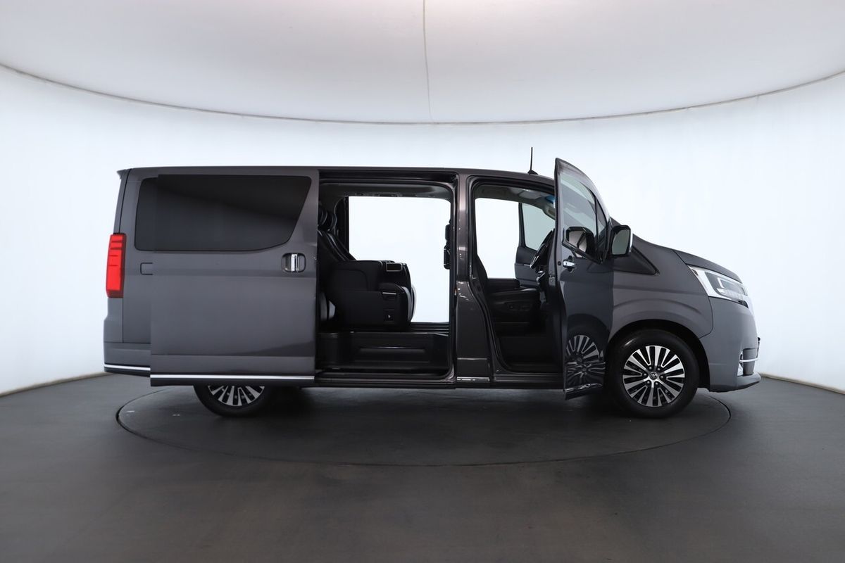 2022 Toyota Granvia VX GDH303R