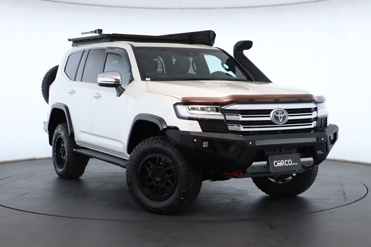 2022 Toyota Landcruiser Sahara FJA300R