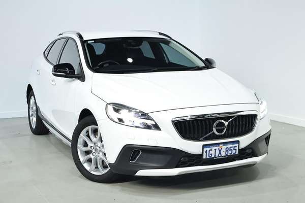 2017 Volvo V40 Cross Country T4 Momentum