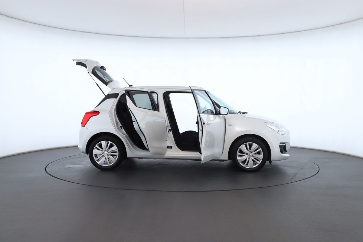 2017 Suzuki Swift GL Navigator AZ