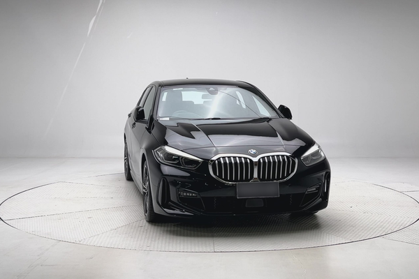2023 BMW 1 Series 118i M Sport F40 thumb-4
