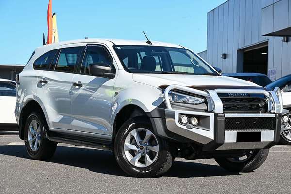 2023 Isuzu MU-X LS-M