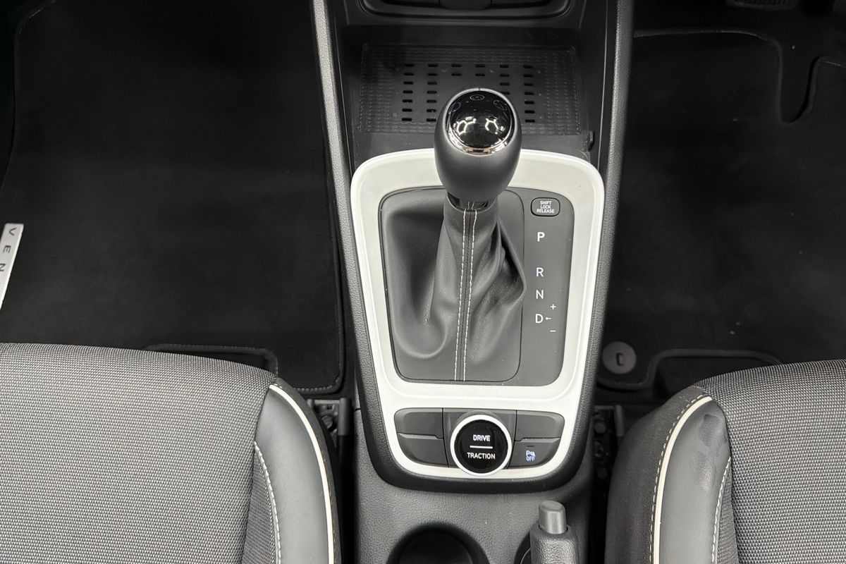 2025 Hyundai Venue Active QX.V5