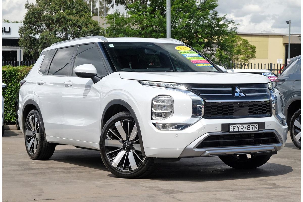 2025 Mitsubishi Outlander Exceed ZM