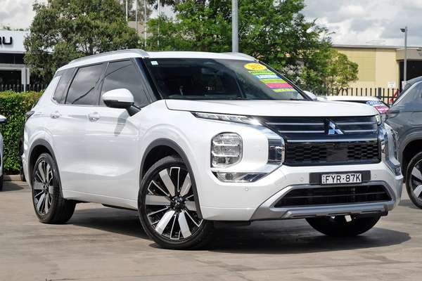 2025 Mitsubishi Outlander Exceed ZM