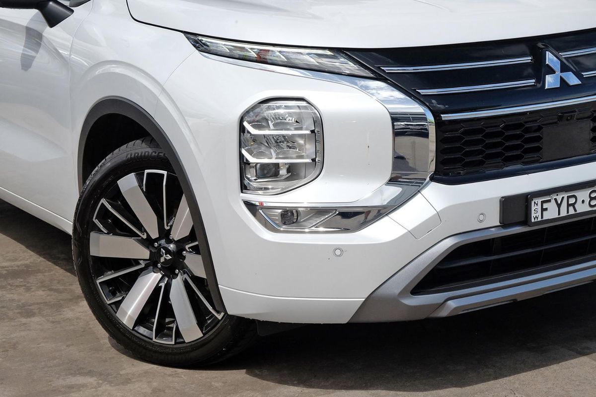 2025 Mitsubishi Outlander Exceed ZM