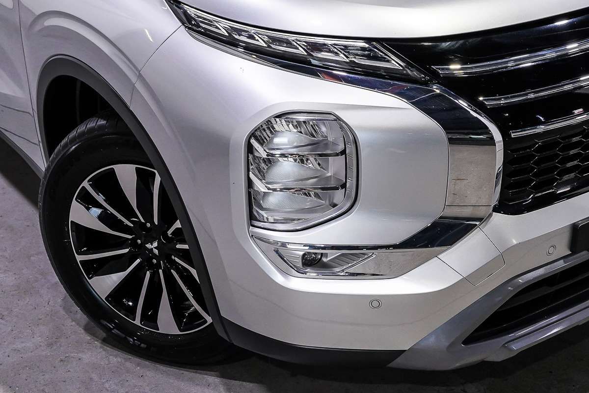 2025 Mitsubishi Outlander LS ZM