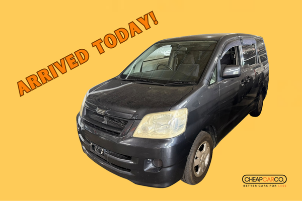 2004 Toyota Noah