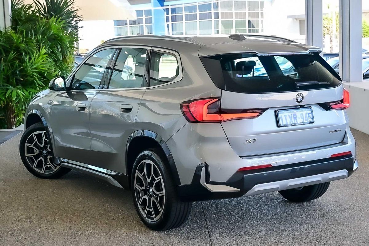 2026 BMW X1 sDrive18i U11