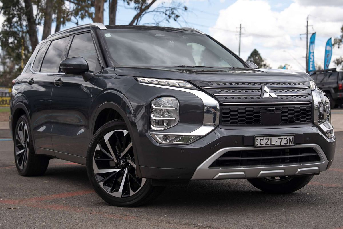 2024 Mitsubishi Outlander Exceed ZM