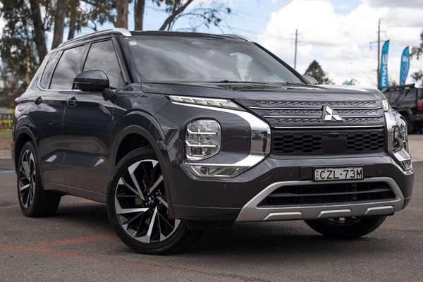 2024 Mitsubishi Outlander Exceed ZM