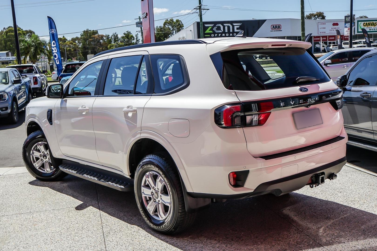 2025 Ford Everest Ambiente 2.0L