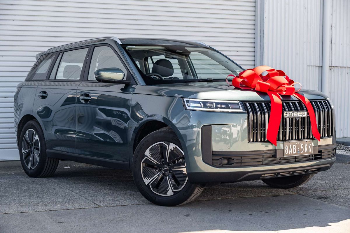 2026 OMODA JAECOO J5 Hybrid Summit