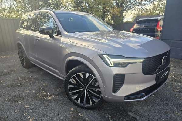 2025 Volvo XC90 Ultra B5 Dark