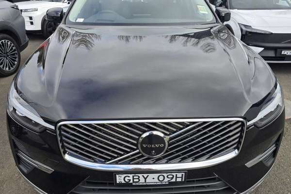 2025 Volvo XC60 Plus B5 Bright