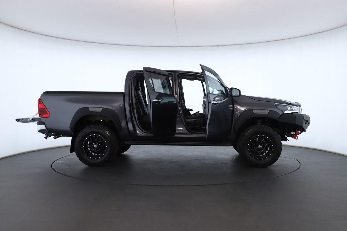 2021 Toyota Hilux SR5 GUN126R 4X4