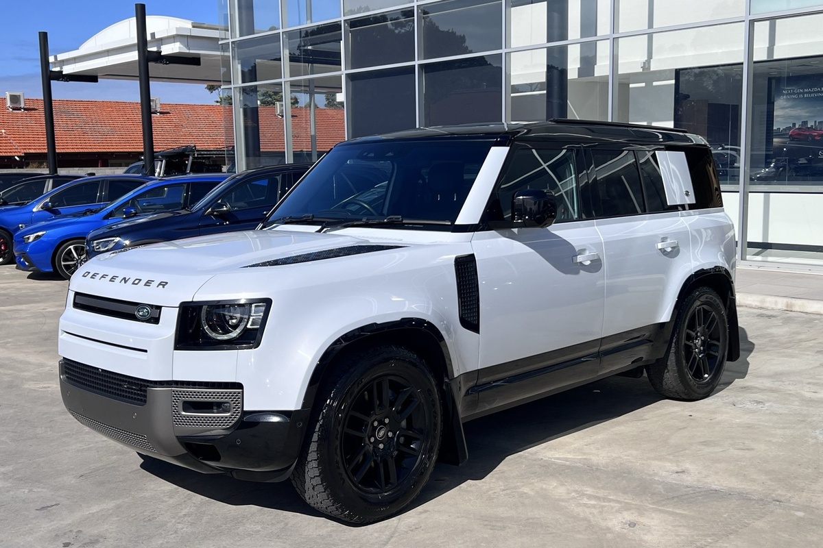 2023 Land Rover Defender 110 D300 X-Dynamic HSE L663