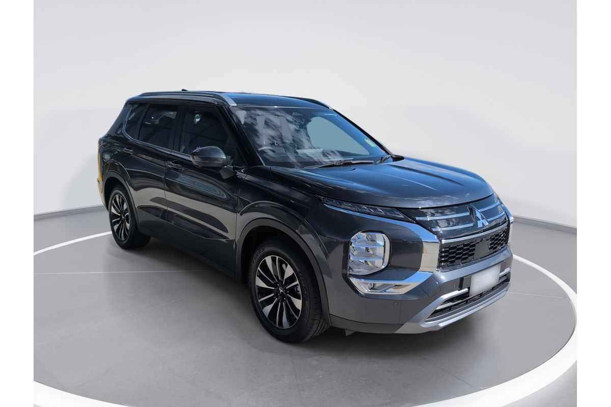 2025 Mitsubishi Outlander LS ZM