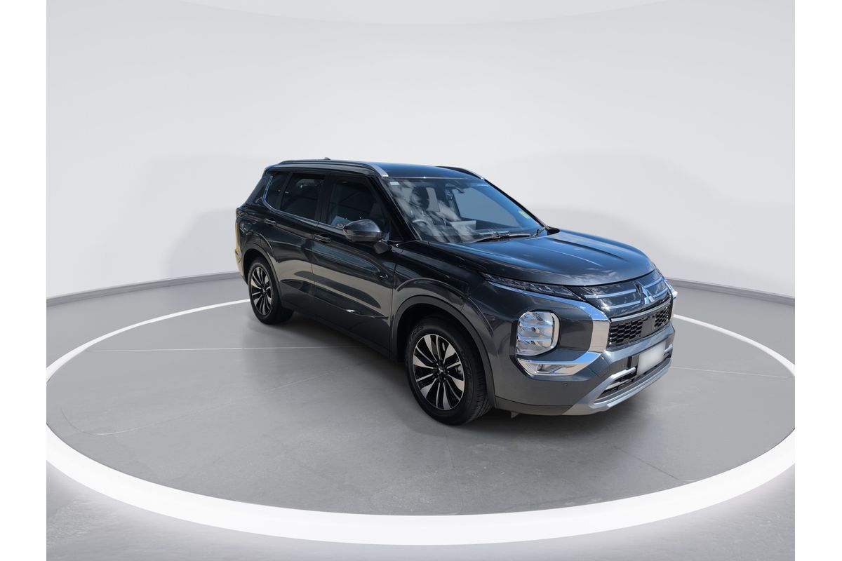 2025 Mitsubishi Outlander LS ZM