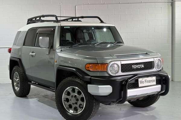 2011 Toyota FJ Cruiser GSJ15R
