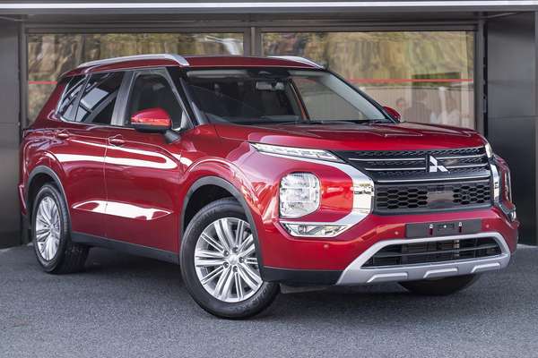 2024 Mitsubishi Outlander LS ZM