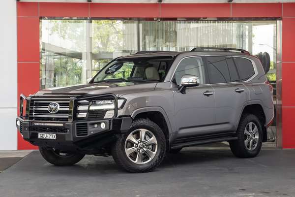 2023 Toyota Landcruiser Sahara FJA300R