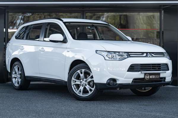2013 Mitsubishi Outlander ES ZJ