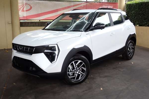 2026 Mahindra XUV 3XO AX5L