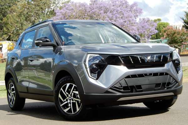 2026 Mahindra XUV 3XO AX5L