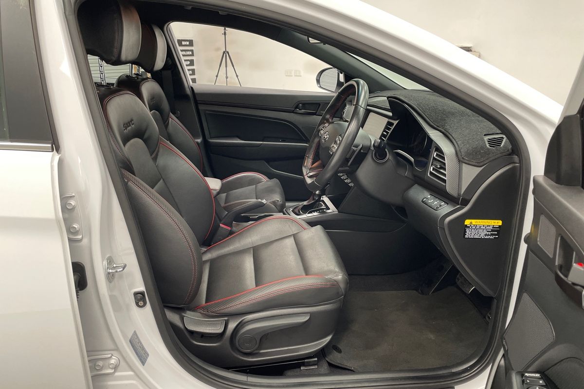 2019 Hyundai Elantra Sport AD.2