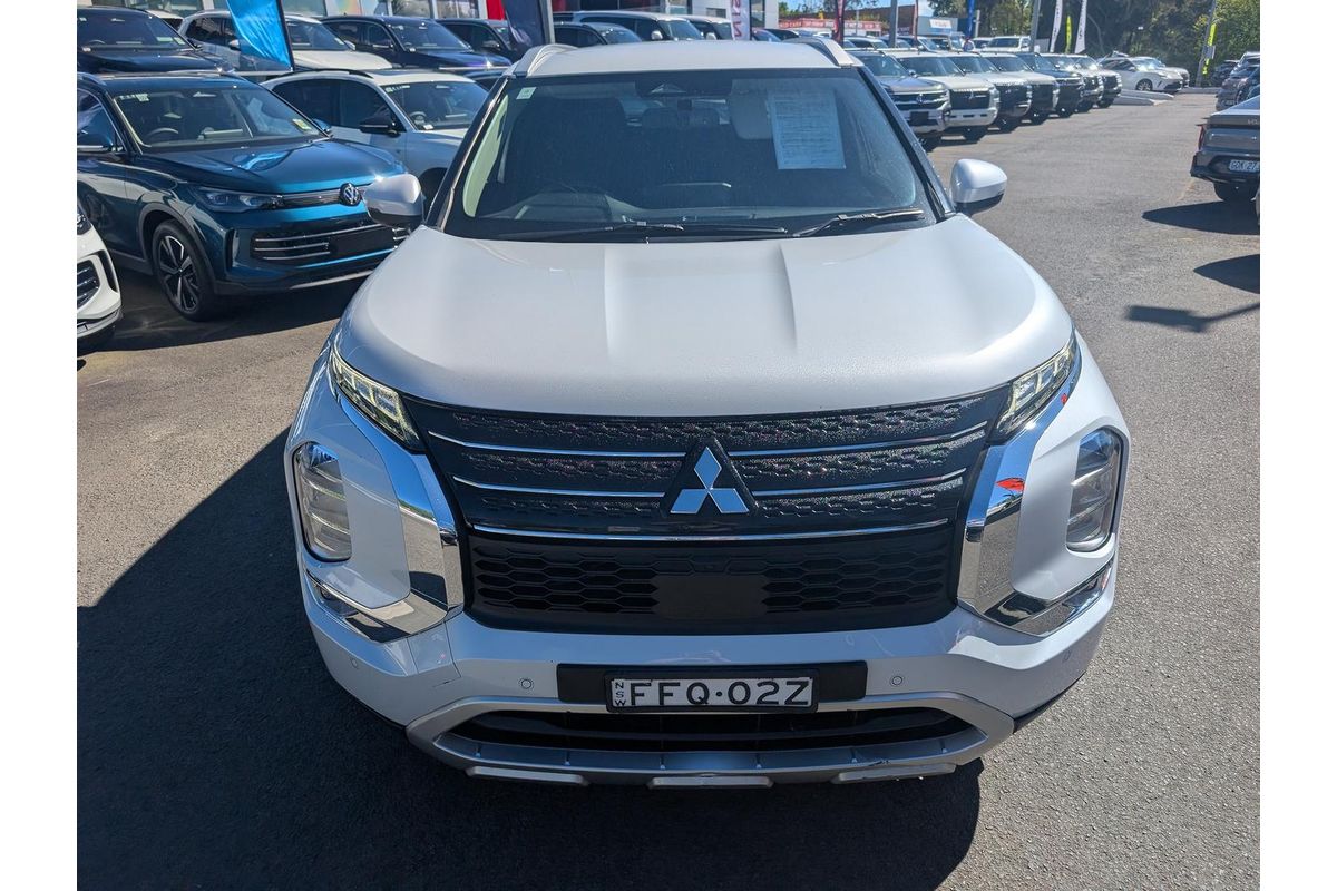 2023 Mitsubishi Outlander LS ZM