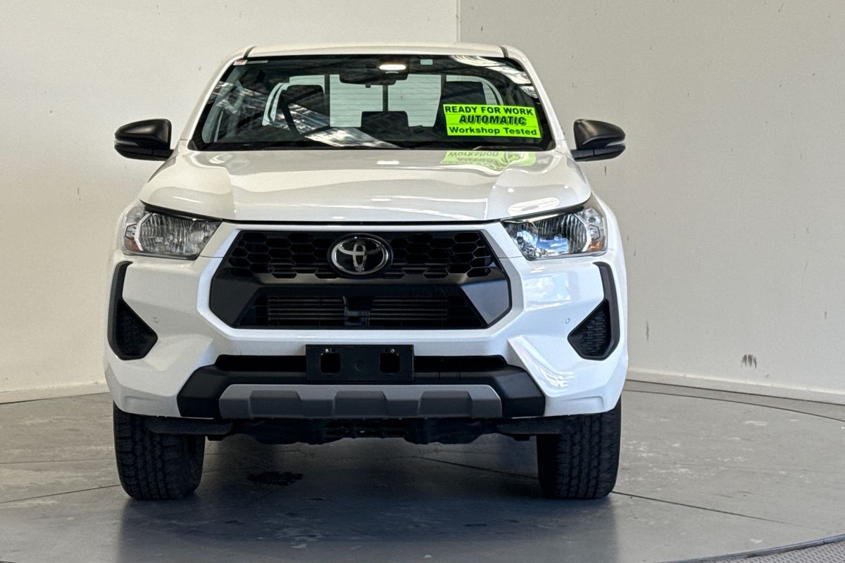 2025 Toyota Hilux SR 48V GUN126R 4X4