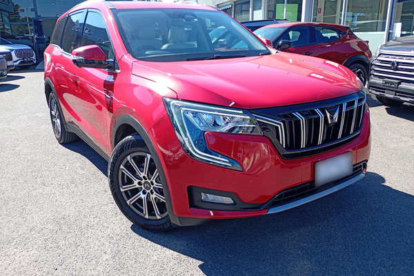 2024 Mahindra XUV700 AX7L