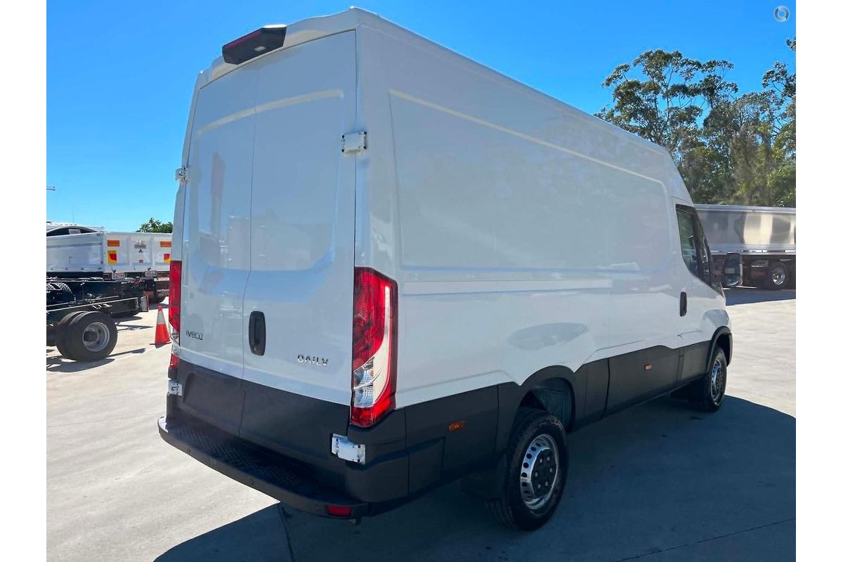 2026 IVECO Daily 42S18V image 4
