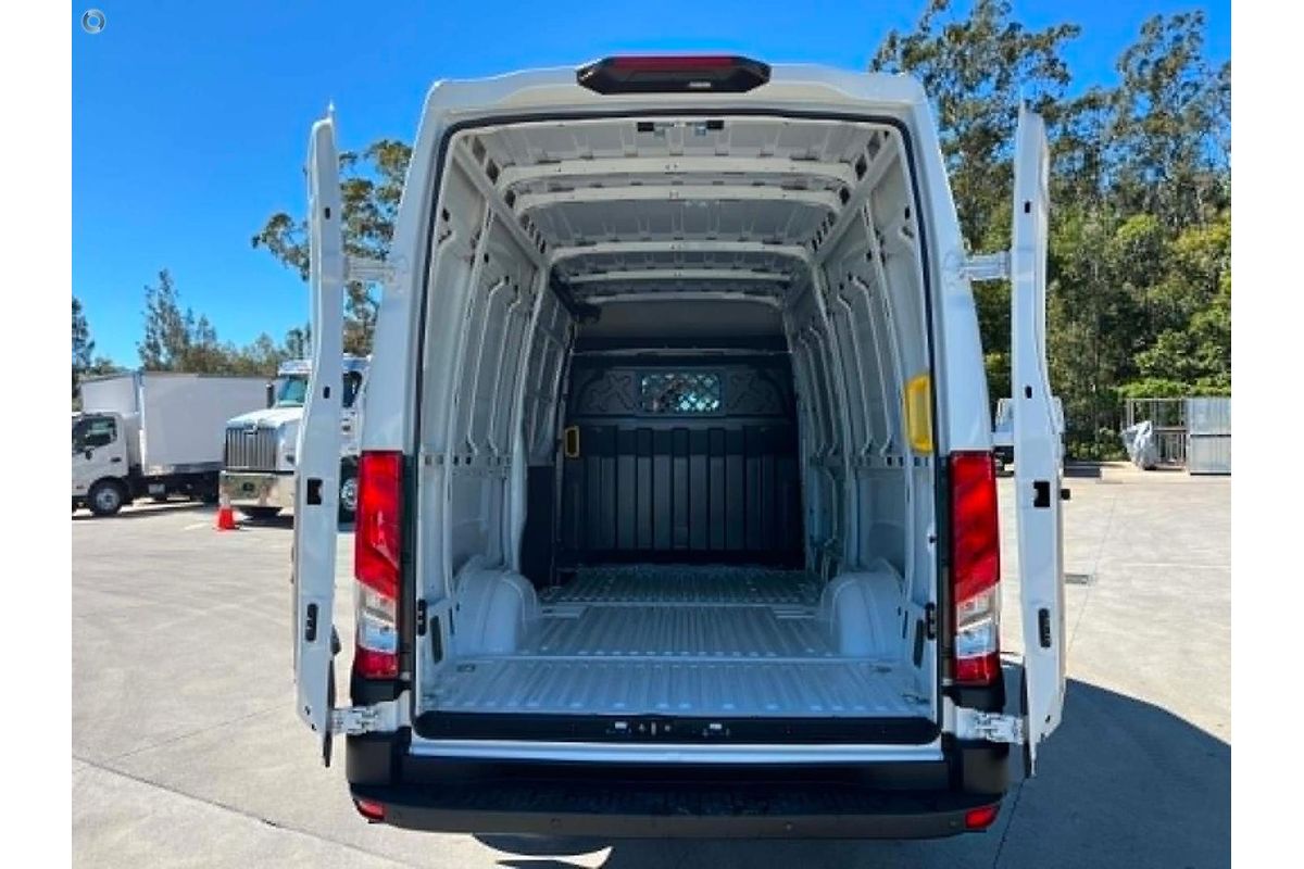 2026 IVECO Daily 42S18V image 6