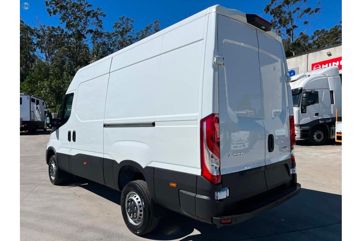 2026 IVECO Daily 42S18V image 7
